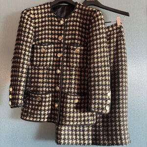 Vintage CHANEL Boucle Houndstooth Jacket Skirt Suit Gold Perfume Button FR38/6